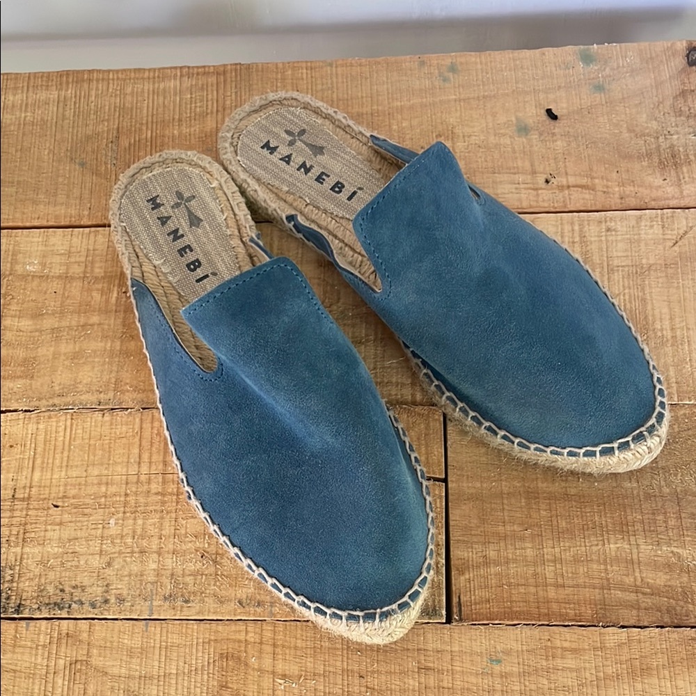 Manebi women sandals.